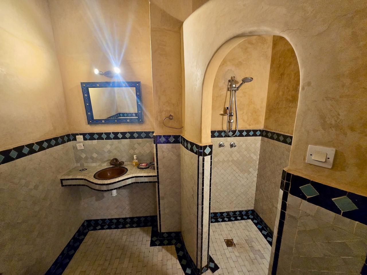 Riad à vendre à Fès FOR SALE Charming Medina House, 3 bedrooms