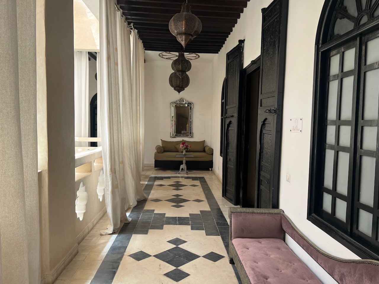 Riad hotel for sale in Fez FOR SALE Elegant 11 bedroom Riad with pool
