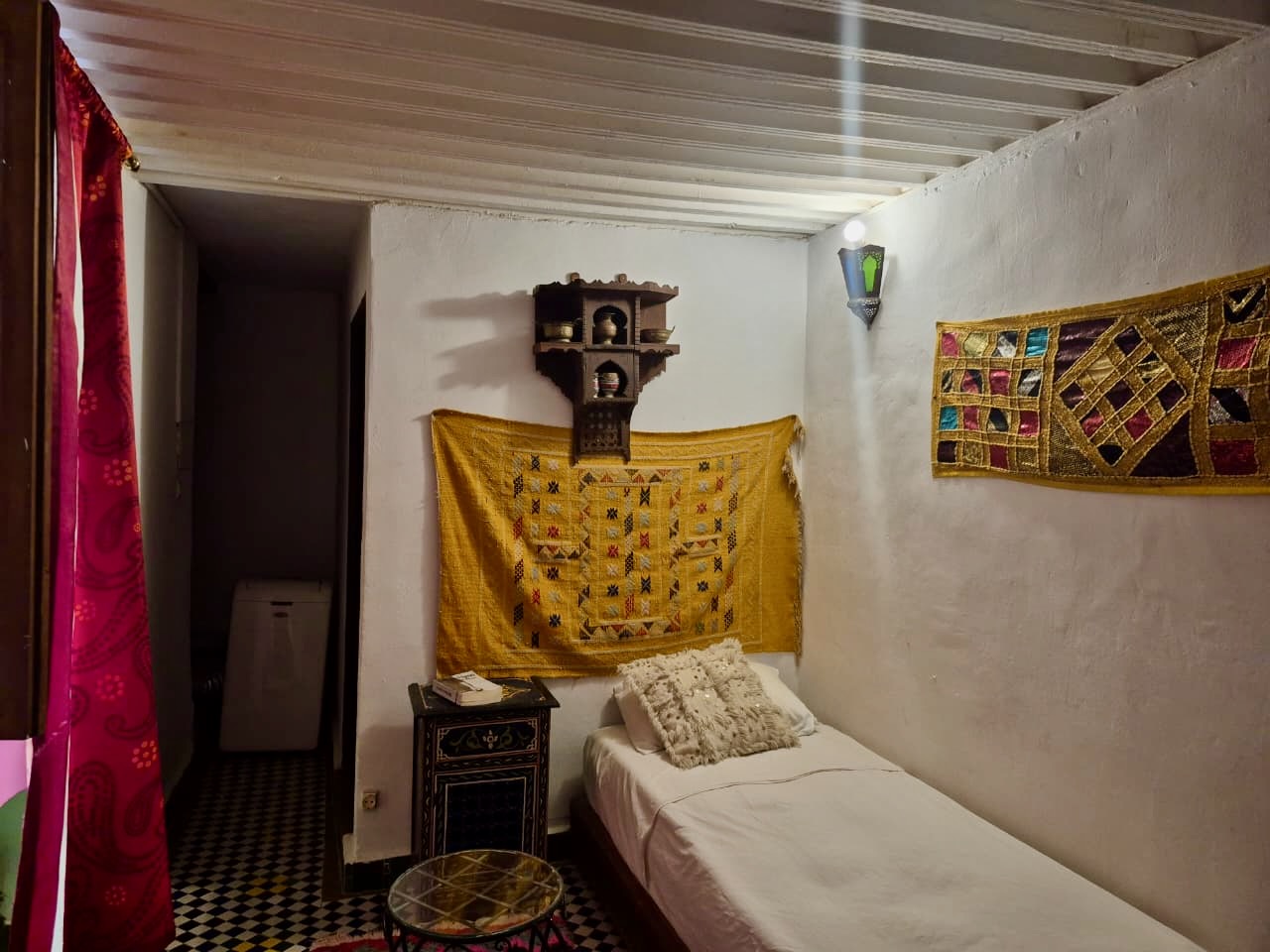 Riad for sale in Fez FOR SALE Small Guesthouse, 6 bedrooms