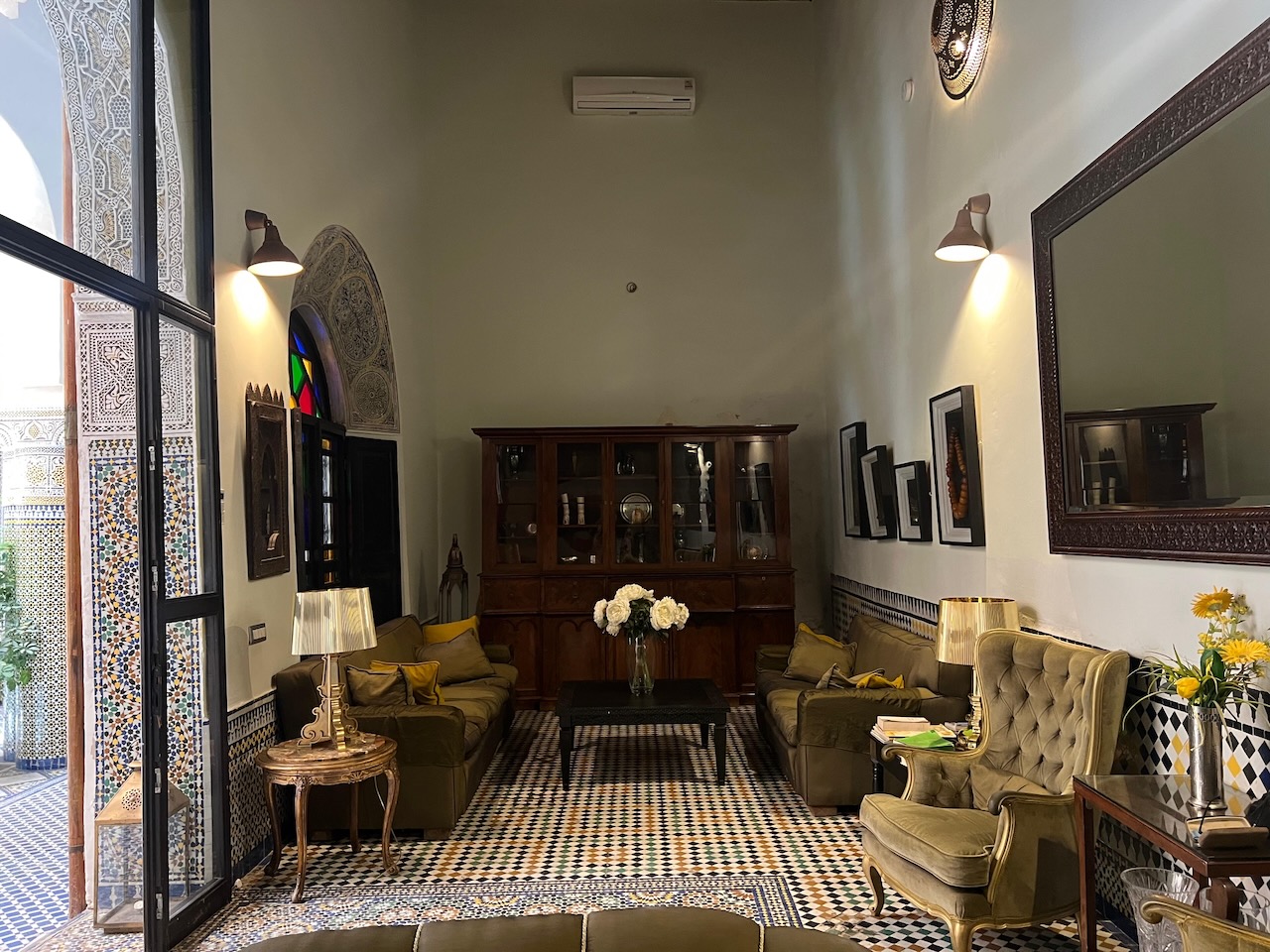 Riad hotel for sale in Fez FOR SALE Elegant 11 bedroom Riad with pool