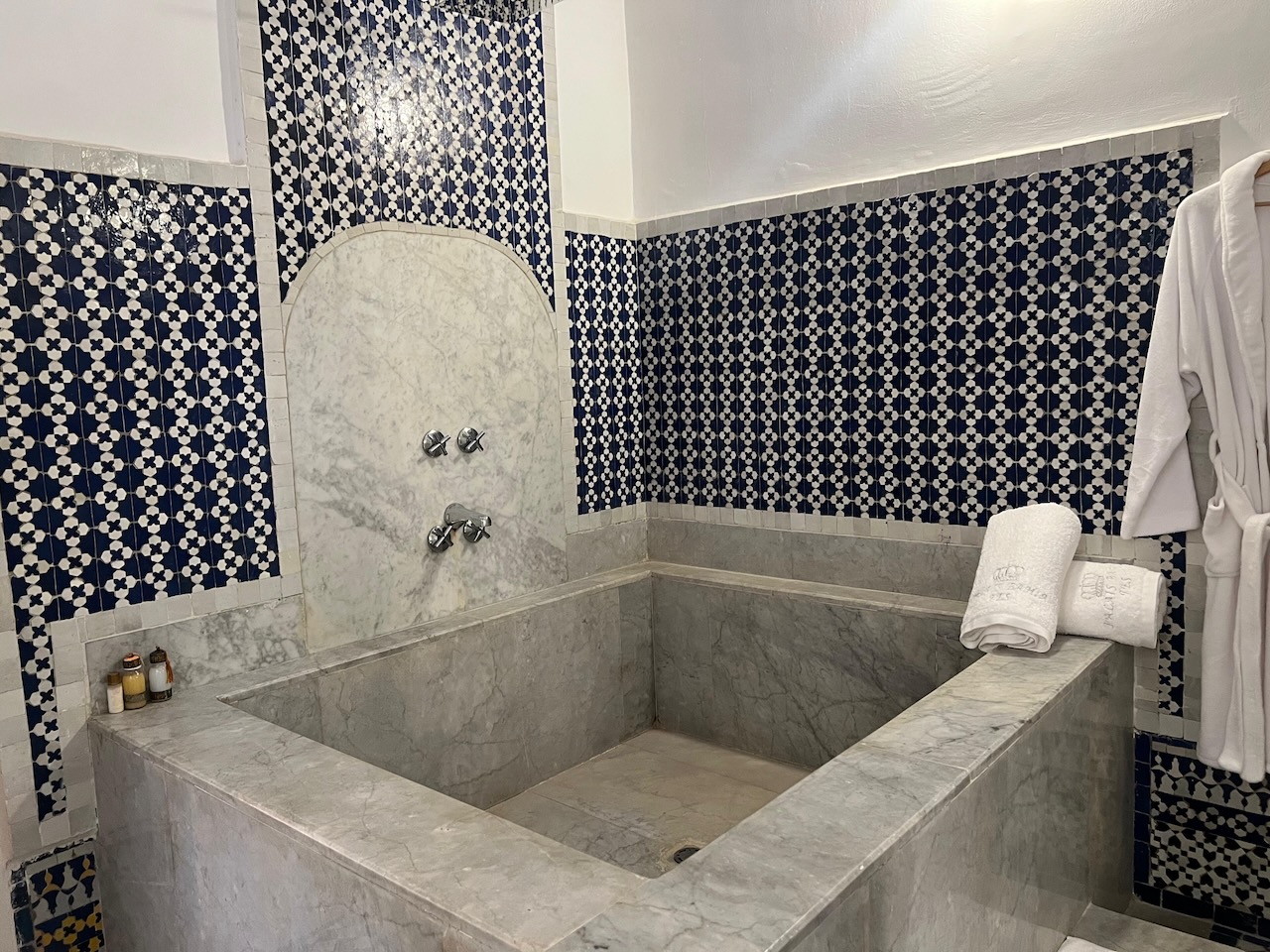 Riad hotel for sale in Fez FOR SALE Elegant 11 bedroom Riad with pool