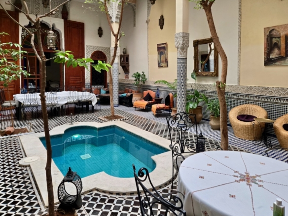 FOR SALE Guesthouse with Pool, Batha