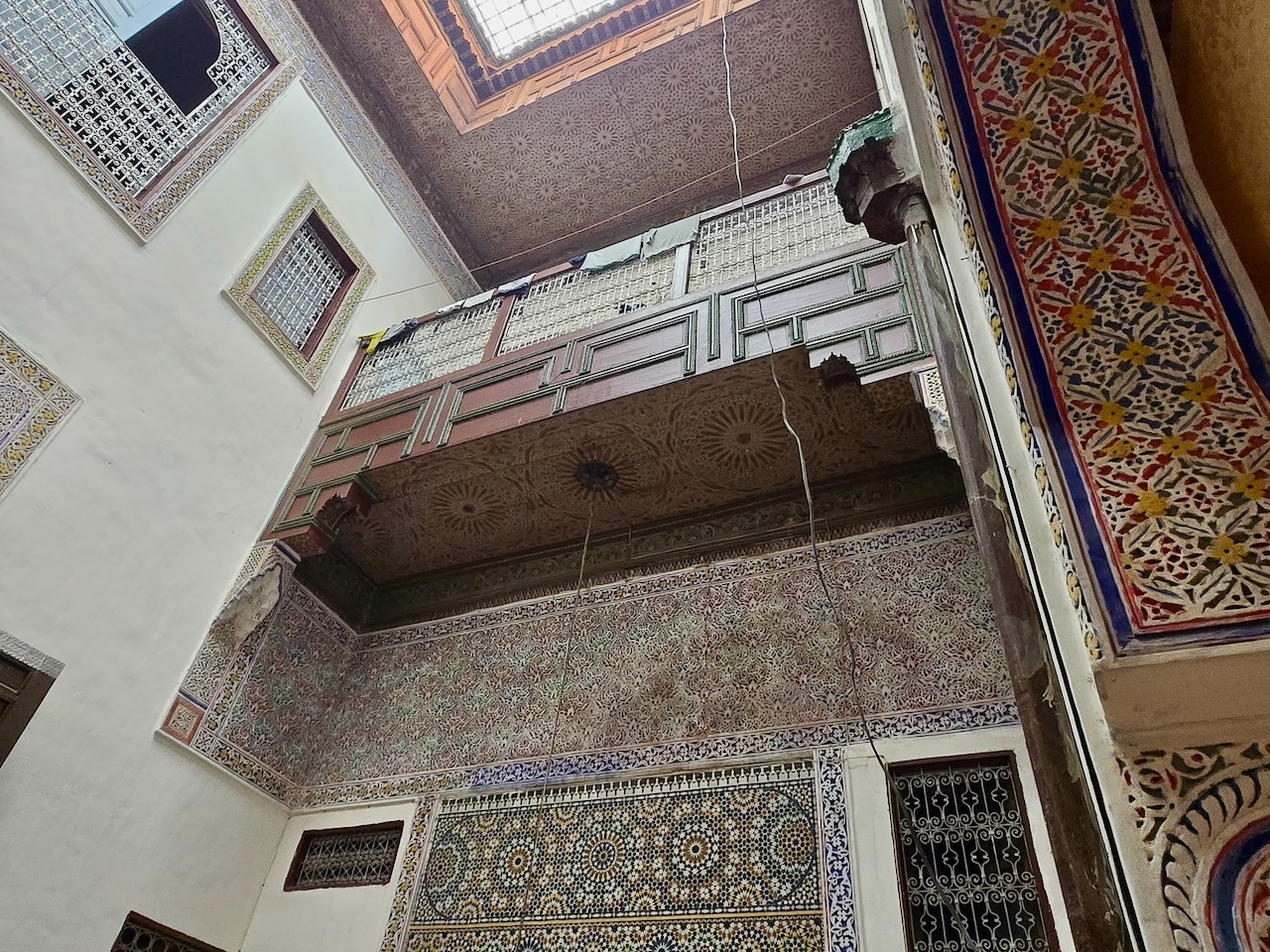 Riad à vendre à Fès FOR SALE Three bedroom riad in Zkak Roumane – Fez Medina
