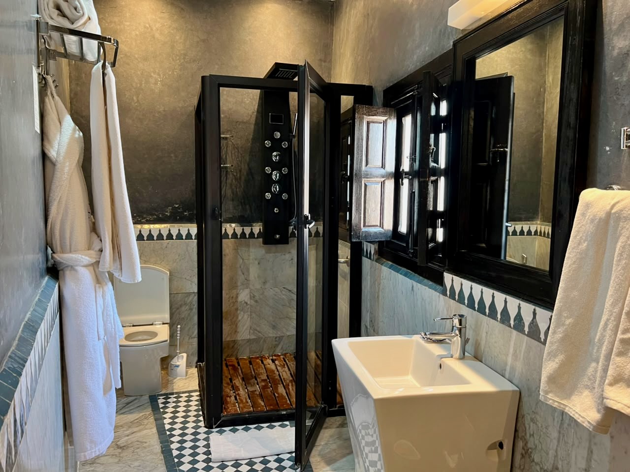 Riad Guesthouse with Pool & Panoramic Views