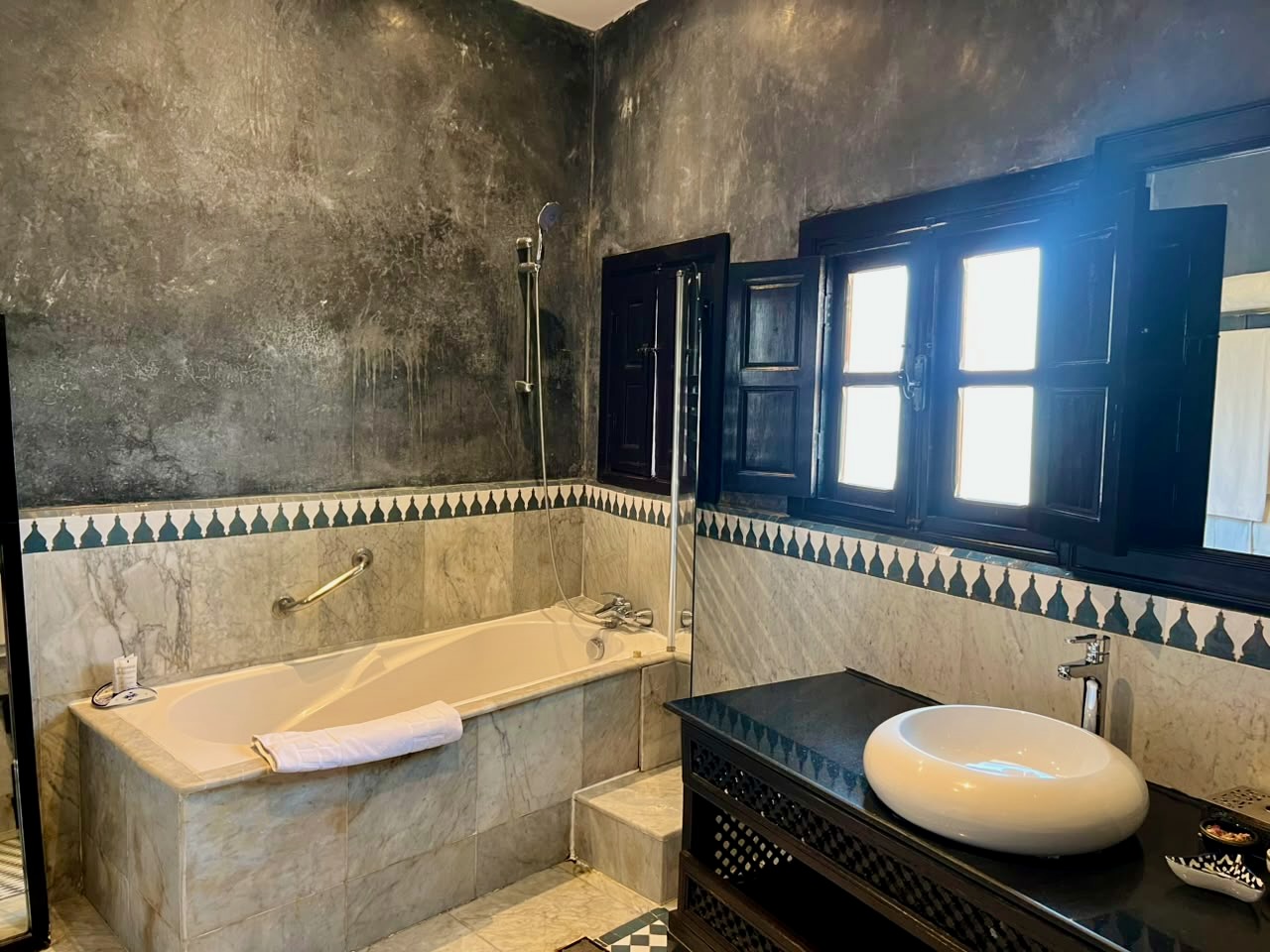 Riad Guesthouse with Pool & Panoramic Views