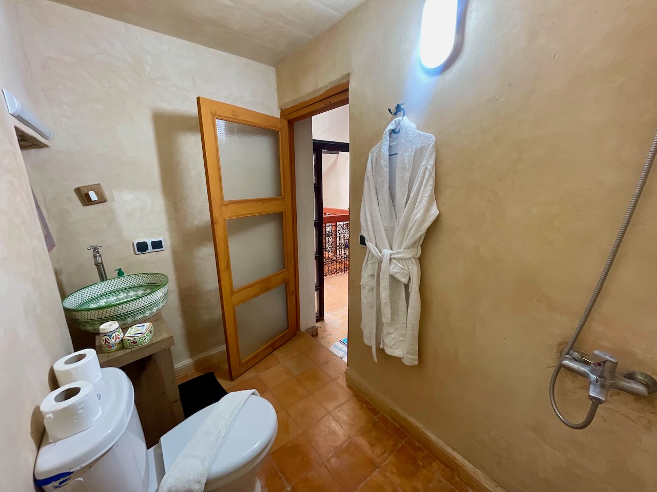FOR SALE Charming 6 bedroom traditional house