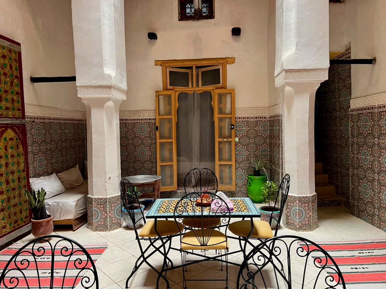 FOR SALE Charming 6 bedroom traditional house